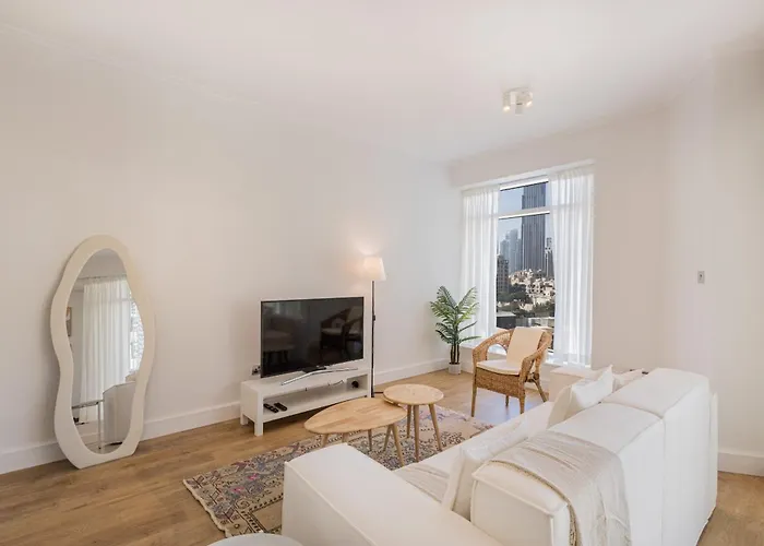 Stylish & Upgraded 2Br Apartment Near Dubai Mall - Allsopp & Allsopp